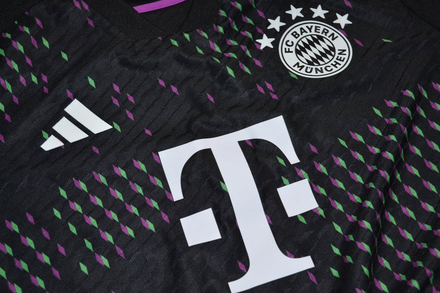 Bayern Munich Authentic Away Shirt 2023/2024 Jersey SZ L